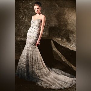 NEW WITH TAGS Insanely stunning Stephen Yearick designer wedding gown